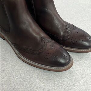 Men's Florsheim Brown Leather Brogue Boots. Step out in confidence.